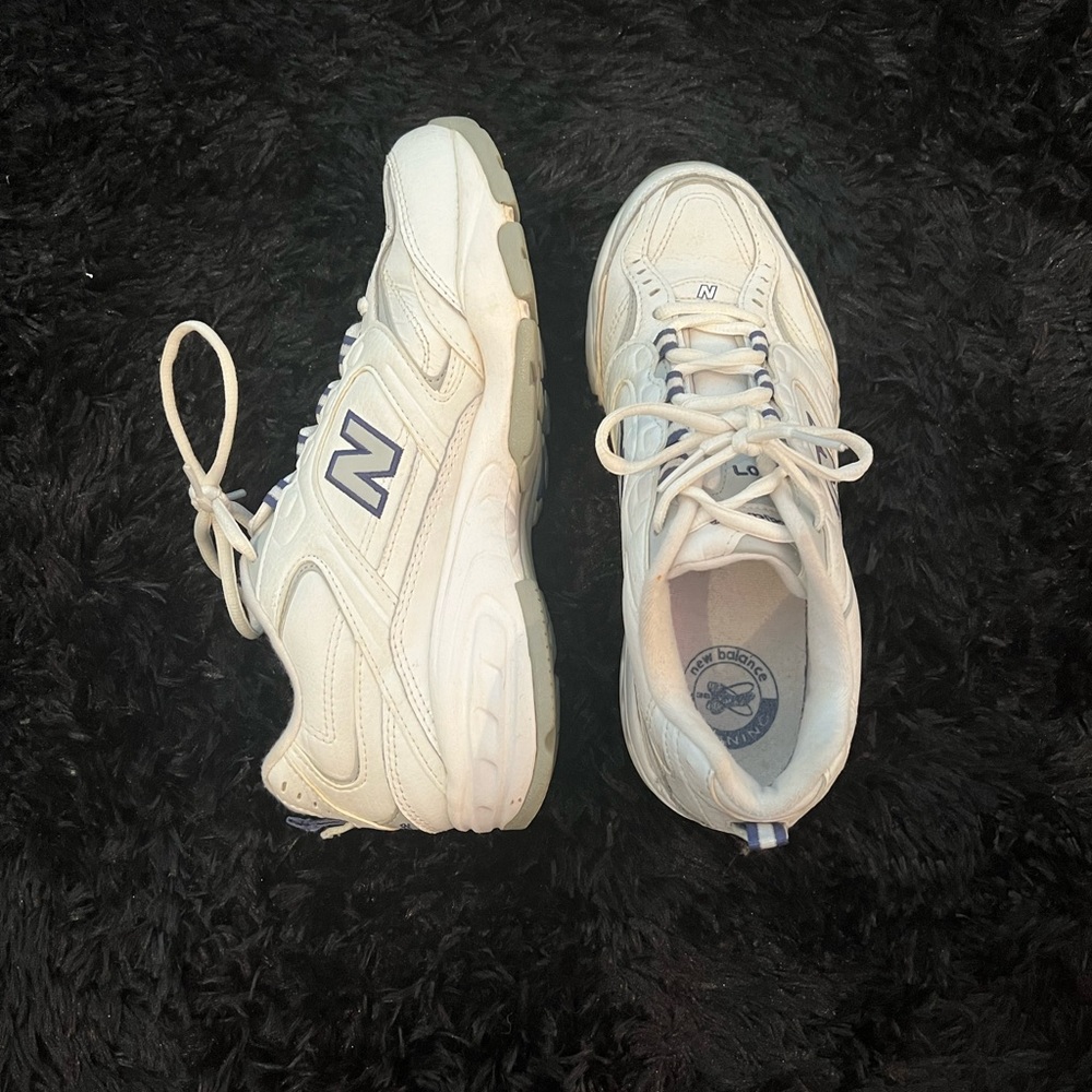 New Balance US women 8 1/2 white shoes